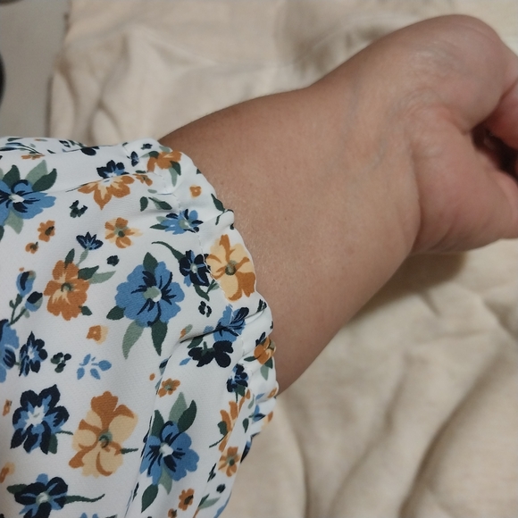 Mario Serrani‎  Floral Blouse - Picture 7 of 7